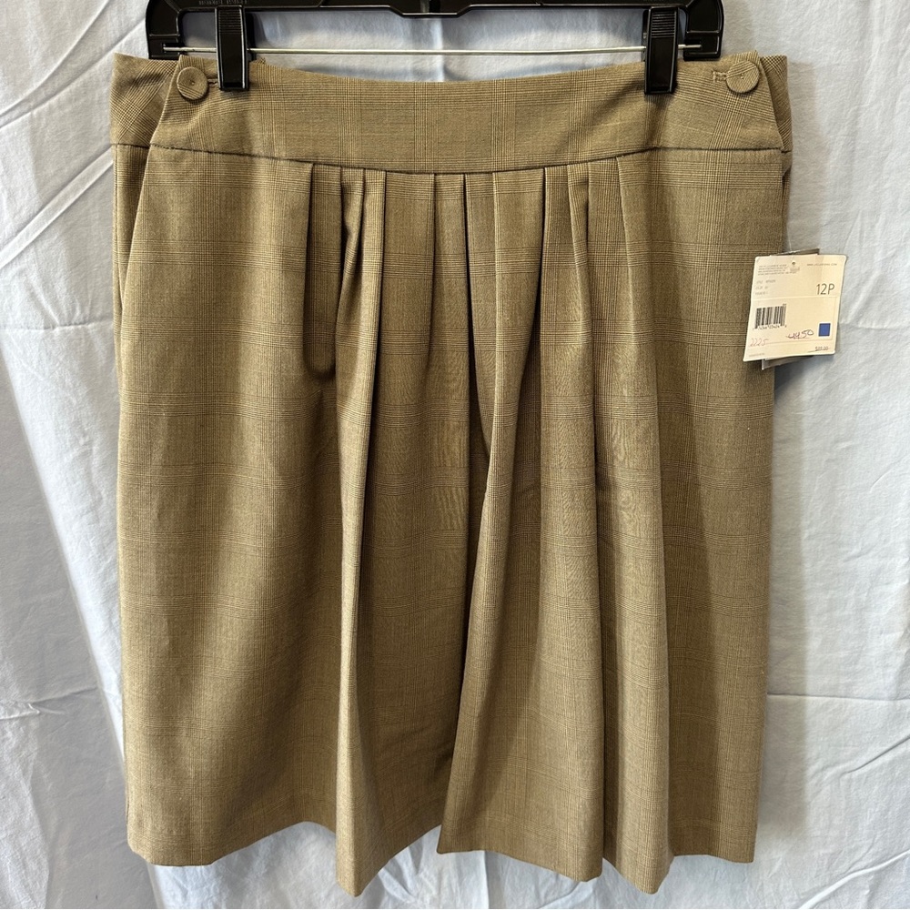 Liz Claiborne tan plaid skirt, size 12P, new with tags, never worn
